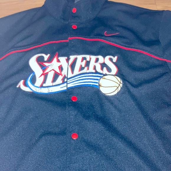 Philadelphia 76ers button up. Very clean and comfortable. Thick material. - Picture 3 of 5